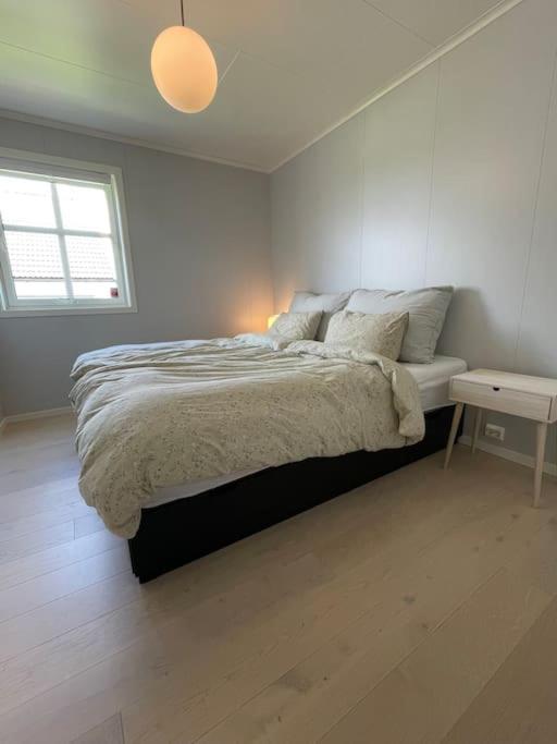 Villaer House With 5 Bedrooms, 2 Bathrooms, Available For Ons *