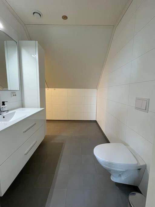 House With 5 Bedrooms, 2 Bathrooms, Available For Ons * Stavanger